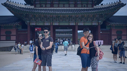 South Korea tourism hit by China ban - BBC News